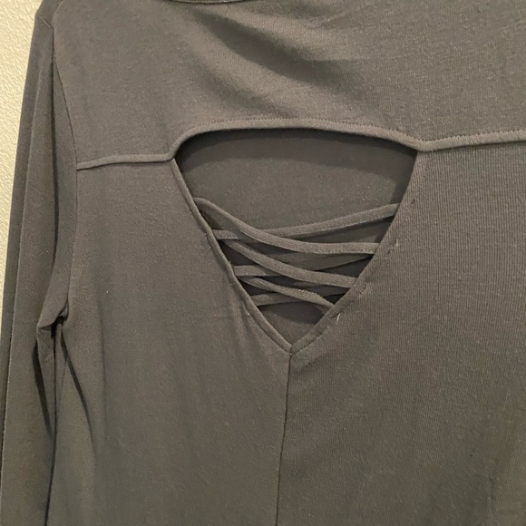 Indigo Threads charcoal top with back detail. - Picture 4 of 6